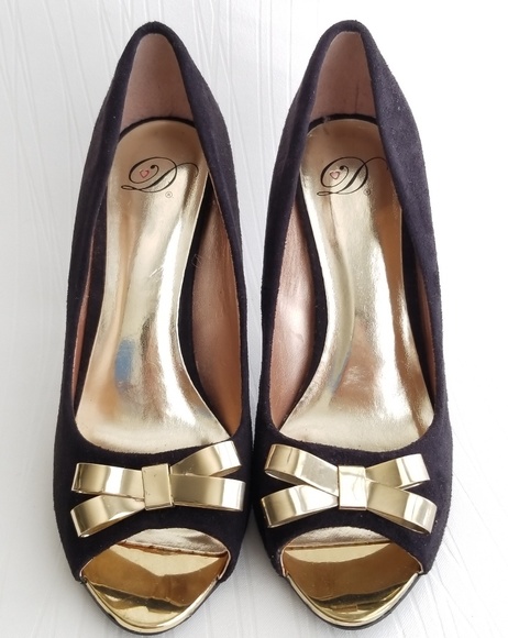 Dollhouse Shoes - Dollhouse Peep-Toe pumps with gold bow